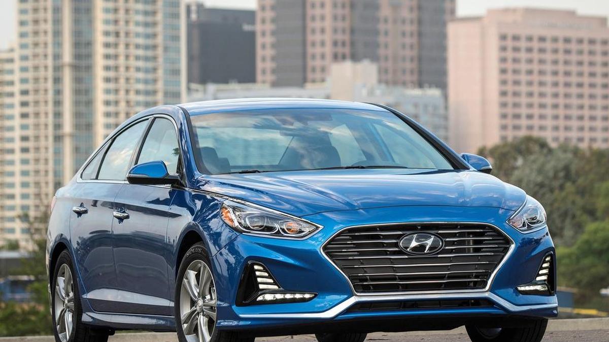 Hyundai has updated the Sonata midsize sedan for 2018, adding some new exterior touches including a cascading grille, slim LED taillights, along with LED daytime running lights and backup lights.