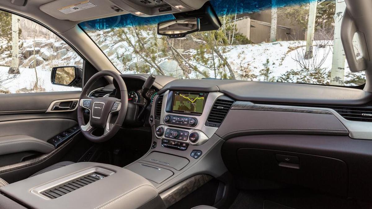 The 2019 GMC Yukon Denali interior includes a customizable eight-inch color Driver Information Center for displaying warning messages and vehicle information such as fuel range, fuel economy, tire pressure, oil life, and more. 