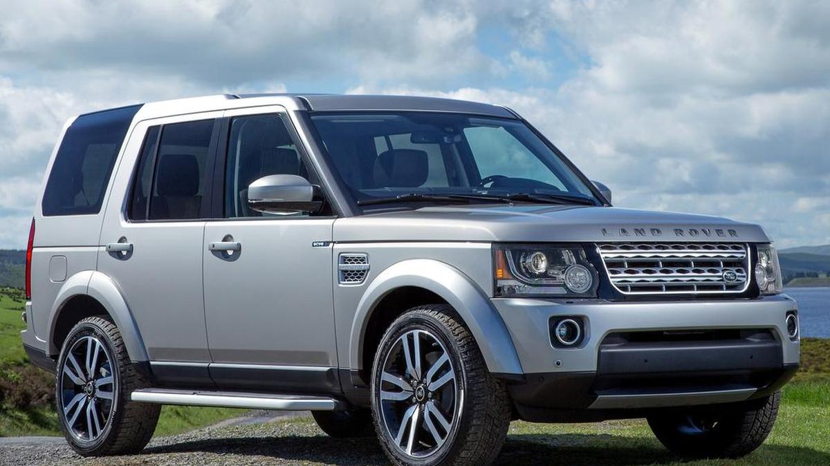 The 2016 Land Rover LR4 continues to offer a great package for on- and off-road driving. It comes with a 340-horsepower supercharged V-6 engine and eight-speed automatic transmission. Four-wheel drive is standard.