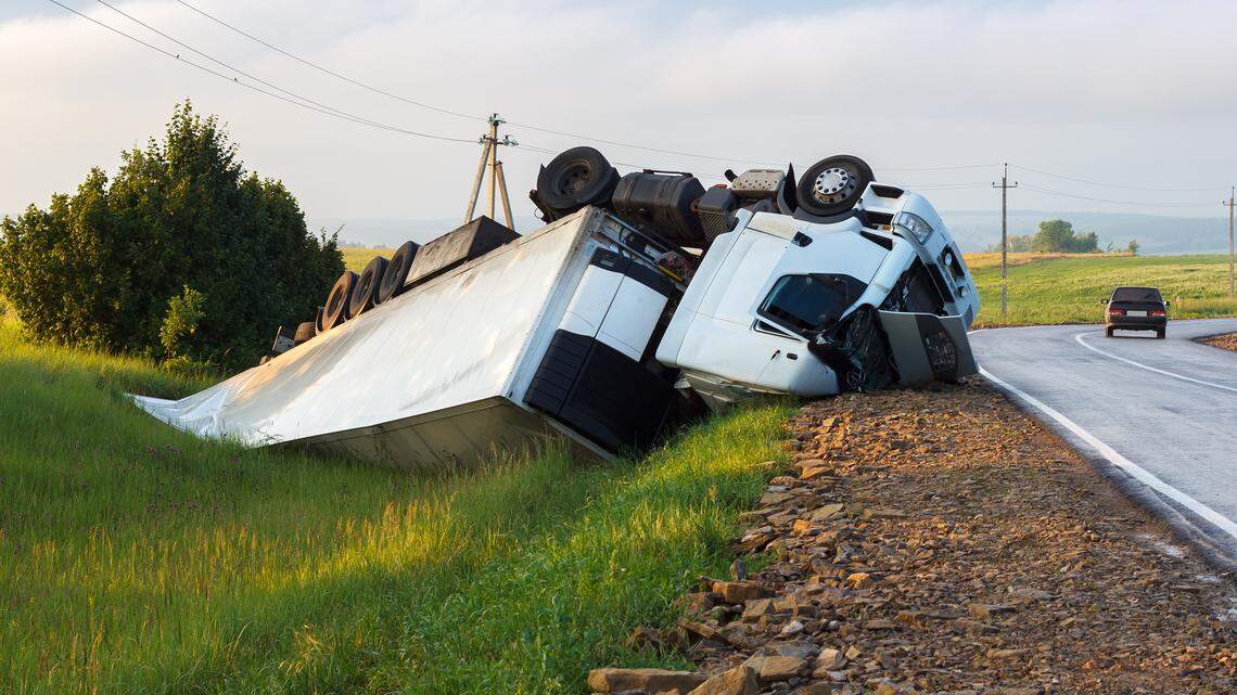 Understanding Your Legal Options After a Serious Truck Accident in Dallas
