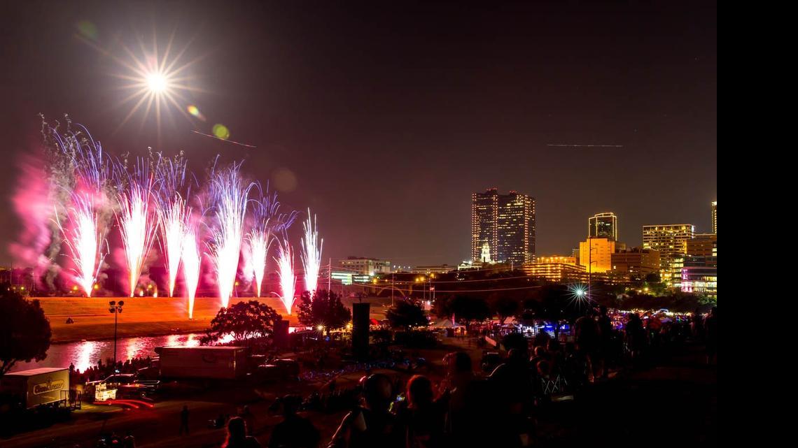 
Fort Worth’s Fourth boasts that it has the largest July Fourth fireworks show in North Texas

