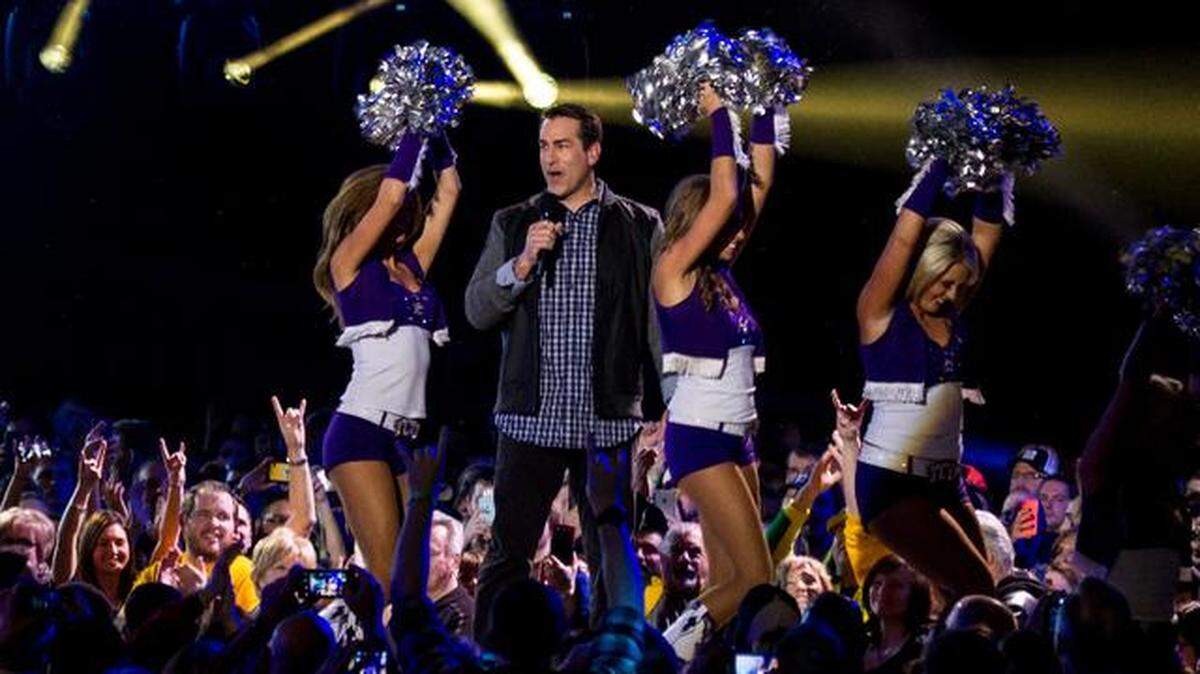 Rob Riggle, who co-stars in the new Kevin Hart movie, “Night School,” which comes out Friday, talks about his reasoning for crushing the Dallas Cowboys on his sketches that he assembles for the NFL on Fox pregame show.
