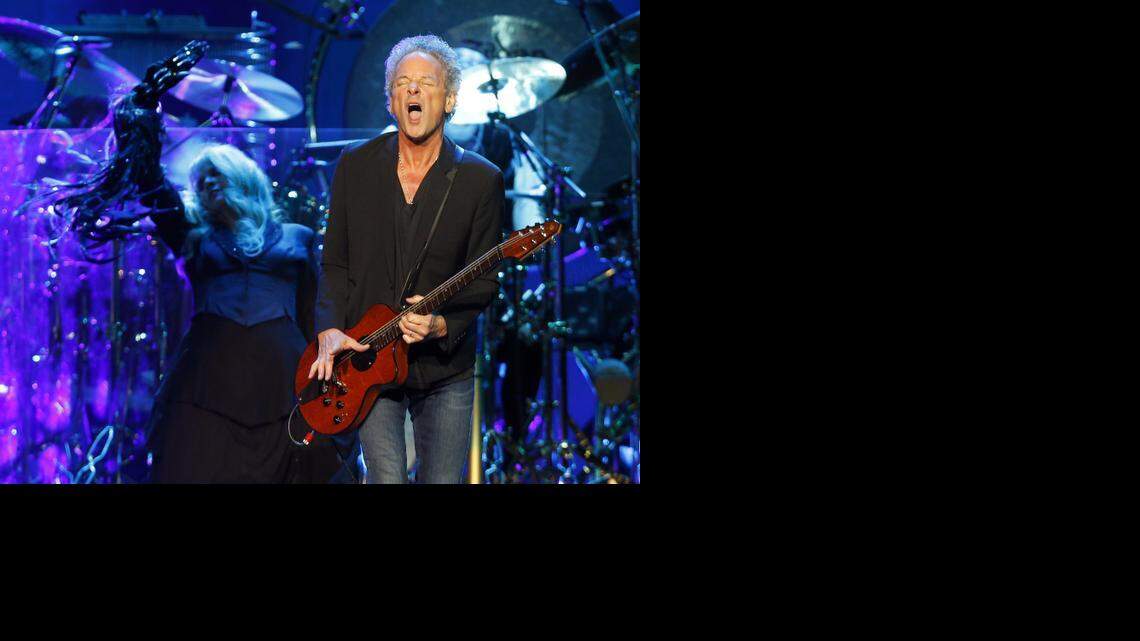 
Stevie Nicks and Lindsey Buckingham perform with Fleetwood Mac at American Airlines Center December 14, 2014.
