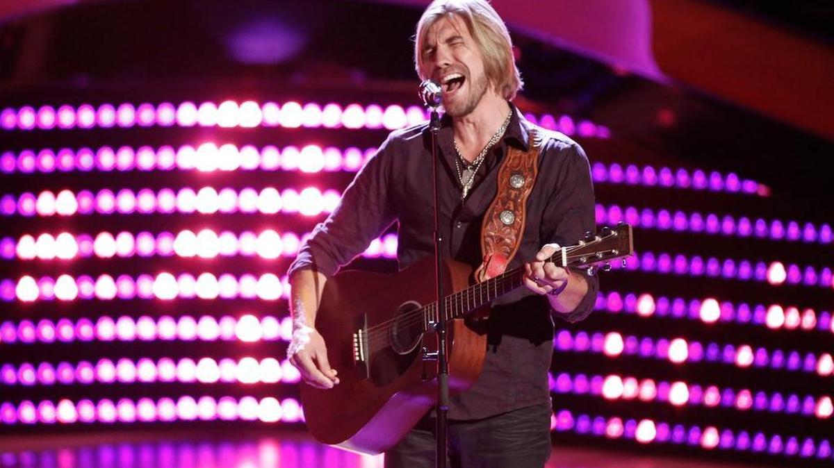 Fort Worth singer-songwriter Austin Allsup performs on the 11th season of ‘The Voice.’