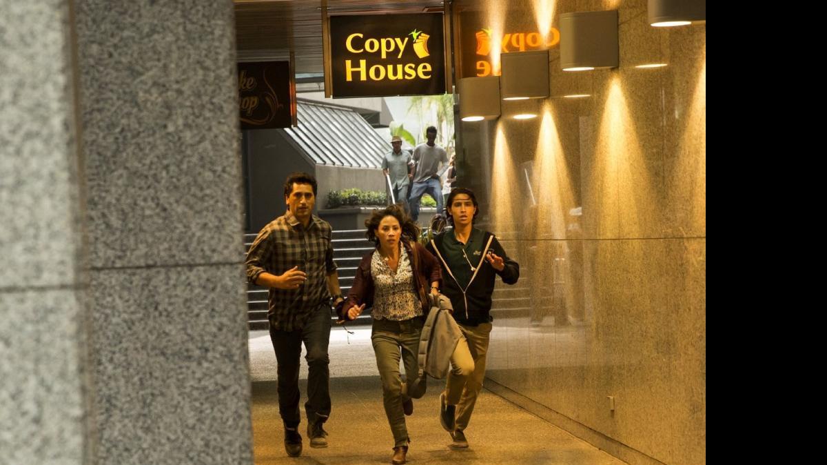 
Cliff Curtis, Elizabeth Rodriguez, and Lorenzo James Henrie in ‘Fear the Walking Dead’

