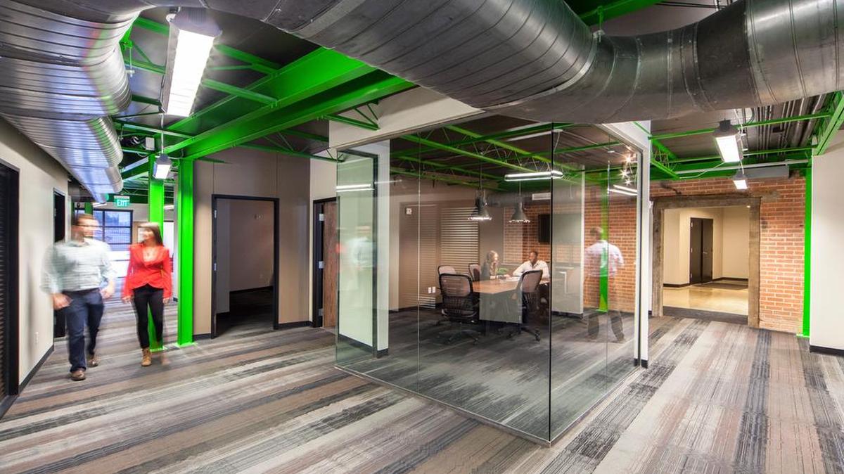 MERIT AWARD Near South Studios VLK Architects Client: Glass Lake Production Group