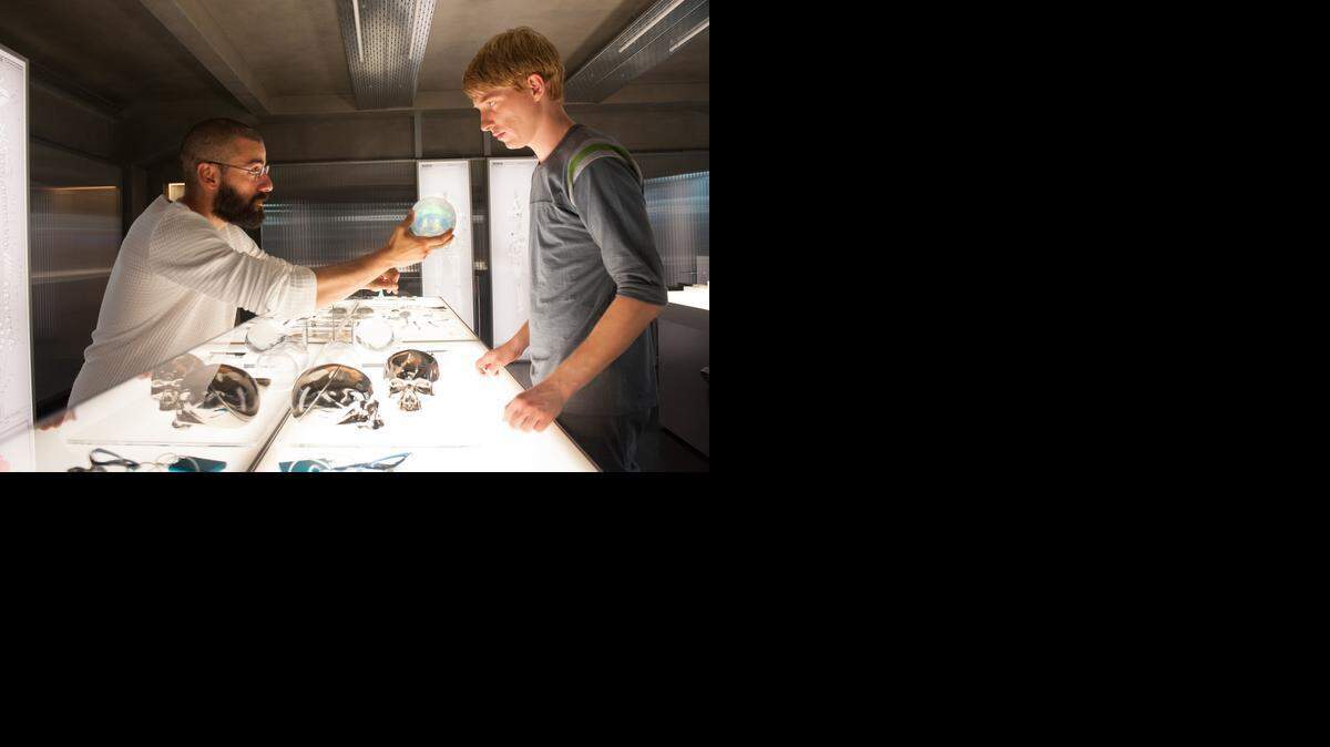 Oscar Isaac, left, and Domhnall Gleeson in <italic>Ex Machina </italic><137>Credit: Universal Pictures International <137>