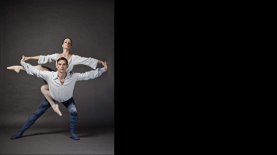 
Texas Ballet Theater. "Five Poems". Carl Coomer and Leticia Oliveira. Credit: Steven Visneau 
