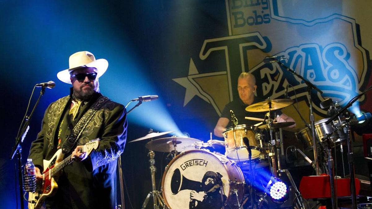 The Mavericks perform at Billy Bob’s Texas, led by front man Raul Malo with Paul Deakin on drums, Oct. 7th, 2016.