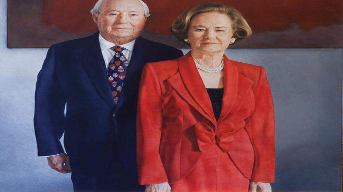 
Scott Gentling, Portrait of Nancy Lee and Perry R. Bass, 1998, watercolor.  © Gentling Estate
