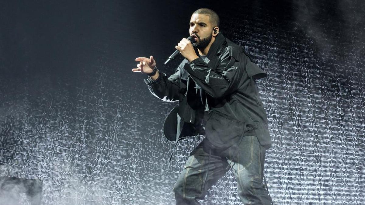 Drake performs at American Airlines Center on July 21, 2016.