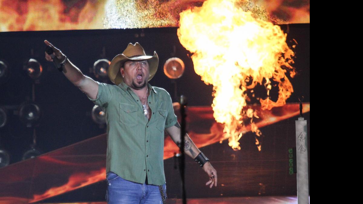 
Jason Aldean plays AT&T Stadium on May 16, 2015.
