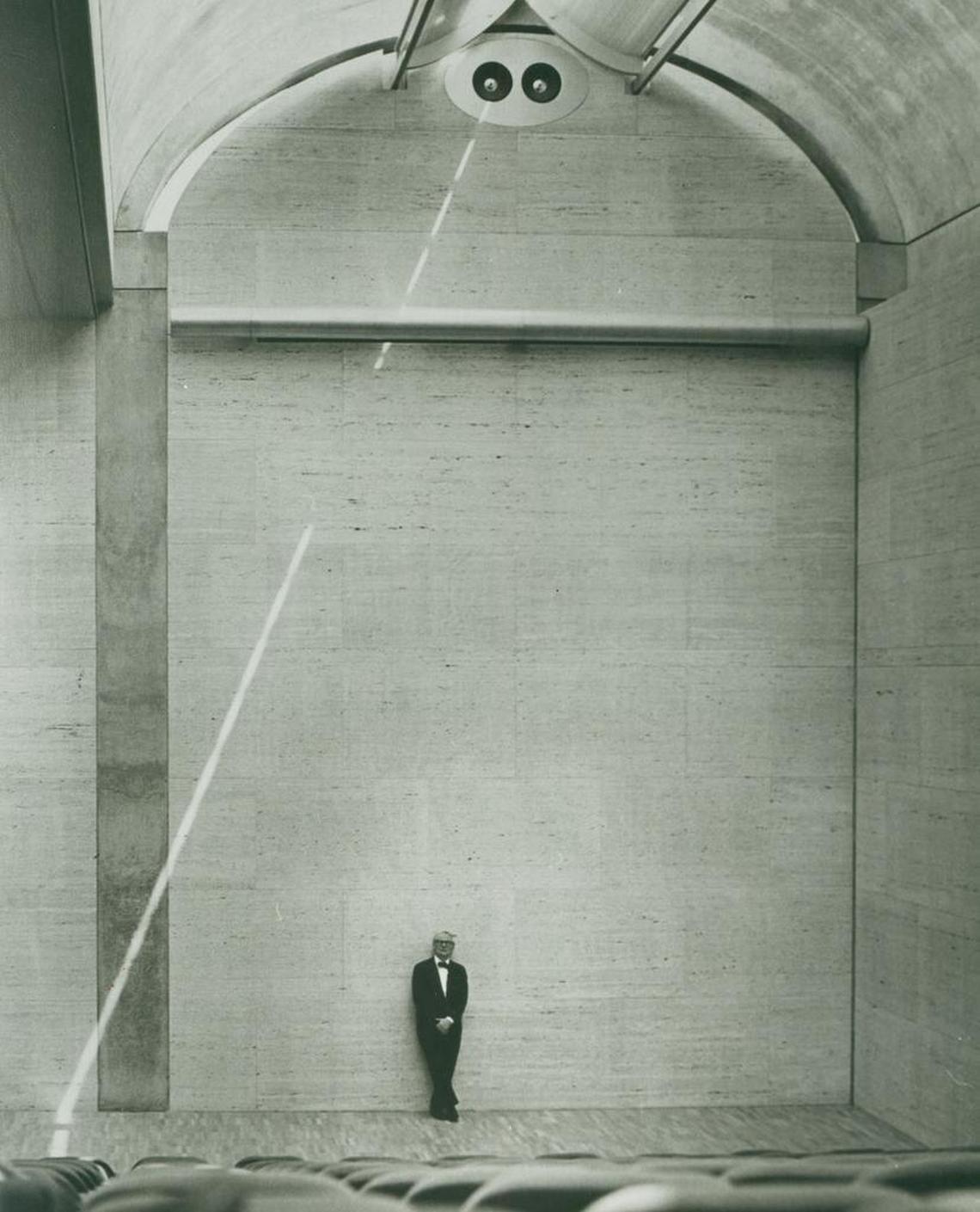 Louis Kahn in the auditorium of the Kimbell Art Museum, 1972