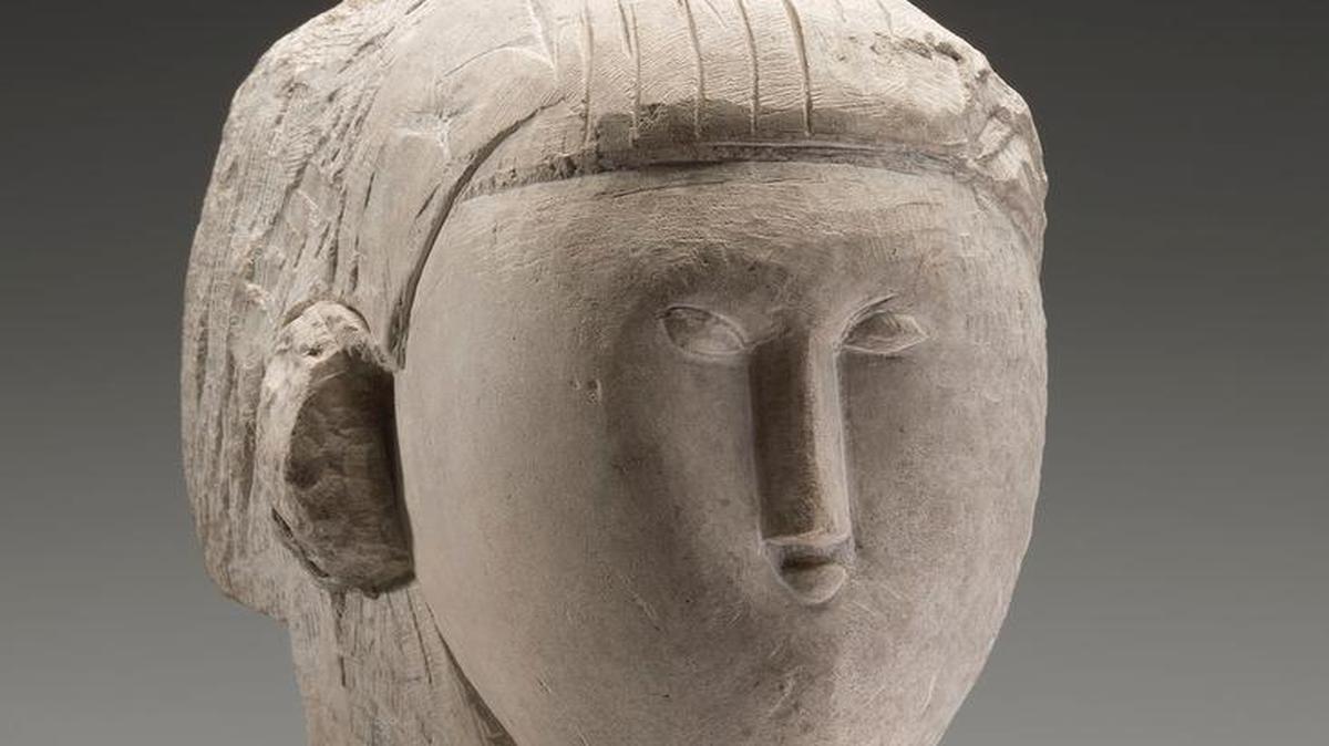 Amadeo Modigliani (1884–1920), “Head,” c. 1913. Limestone