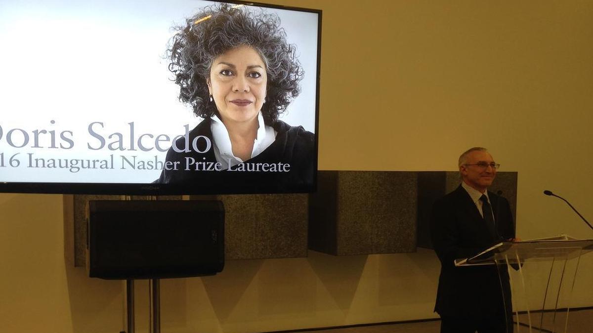
Jeremy Strick, director of the Nasher Sculpture Center announces Colombian artist Doris Salcedo, the winner of the first Nasher Prize
