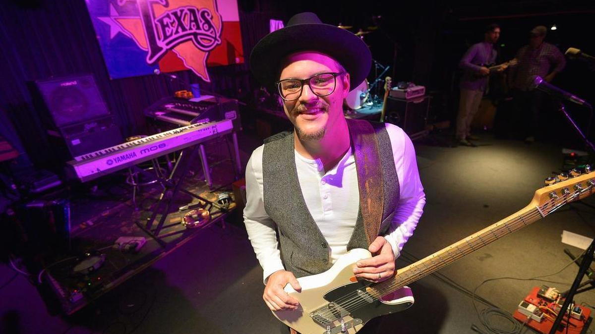 Josh Weathers at Billy Bob's Texas in 2015.