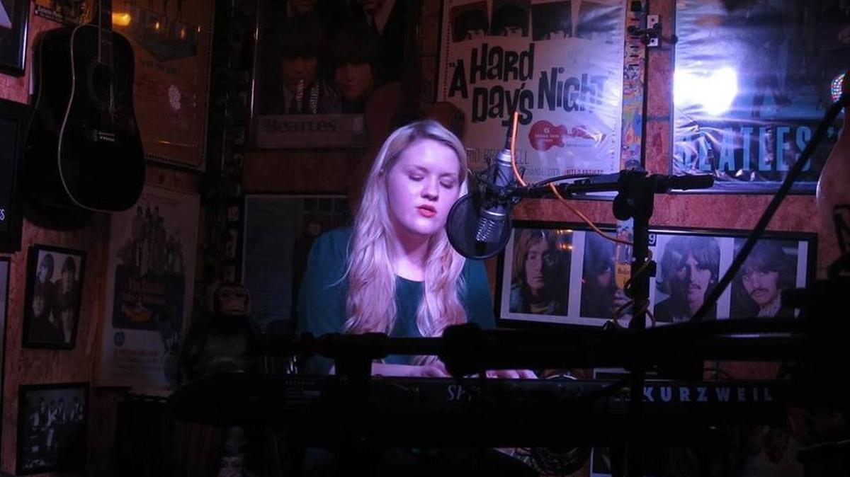 Anna Robyn Thomas