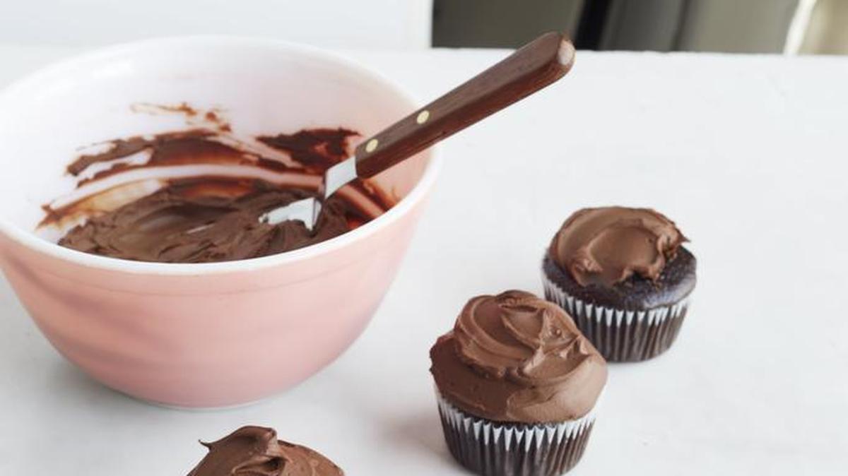 These vegan cupcakes not only look enticing, they taste delicious, too.
