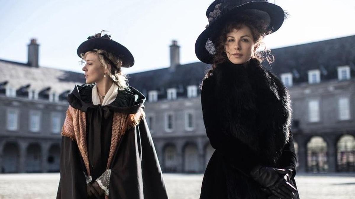 Kate Beckinsale and Chloe Sevigny in “Love & Friendship”