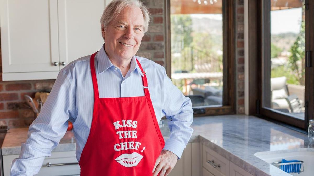 Despite his new Cooking Channel gig, Michael McKean says he can’t cook, but he loves to eat.