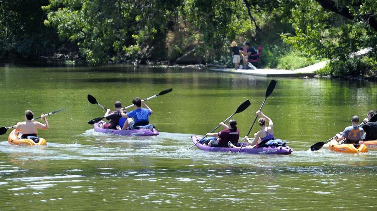 There’s a kayaking opportunity on the Trinity this weekend.
