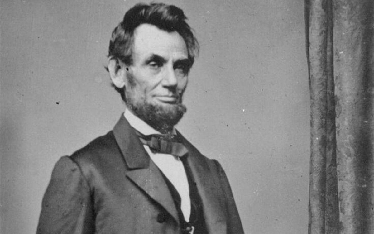 
President Abraham Lincoln was the second of three siblings.
