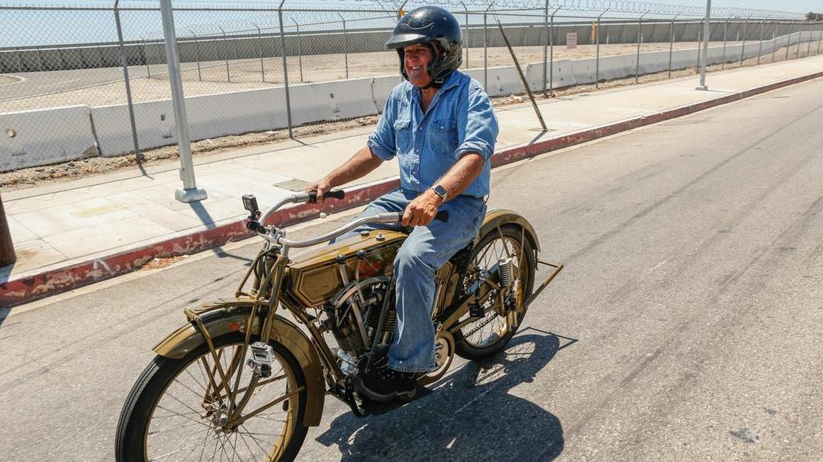 
Leno rides a vintage motorbike in an episode of Jay Leno’s Garage on CNBC.


