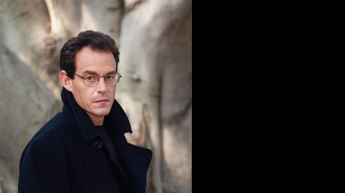 Daniel Silva kicked off his Gabriel Allon series in 2000.