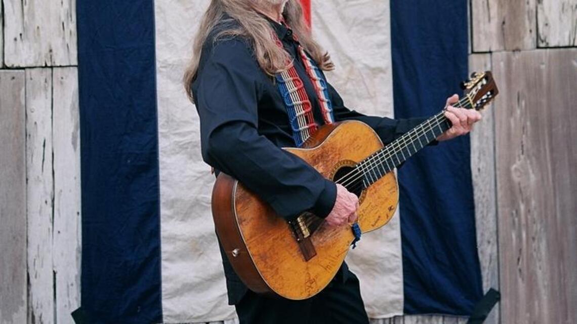Willie Nelson turns his ‘Pretty Paper’ tune into a sweet novel