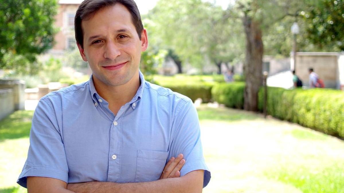 Author Daniel Oppenheimer defines political identity for the reader.