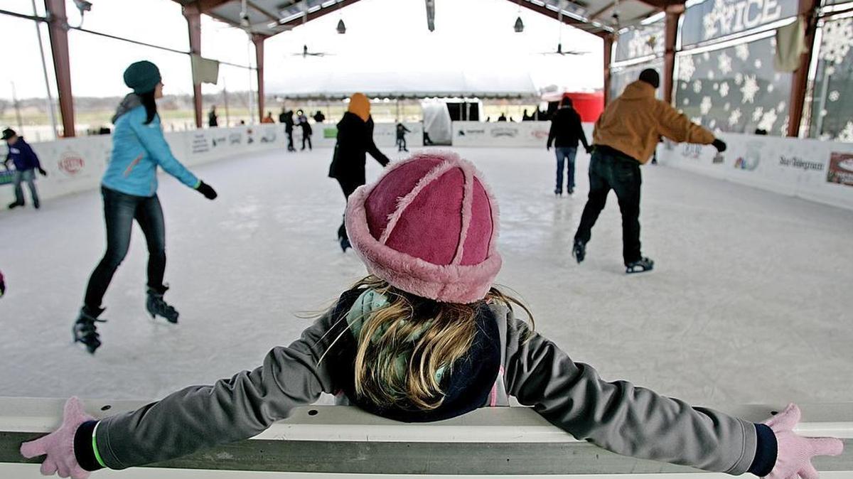 The outdoor skating rink in Fort Worth is open 7 days a week, including all holidays.