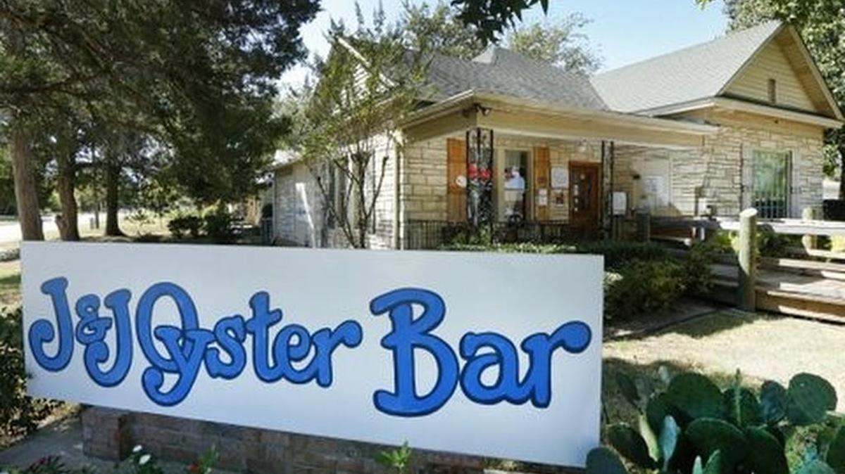 J&J Oyster Bar in Burleson