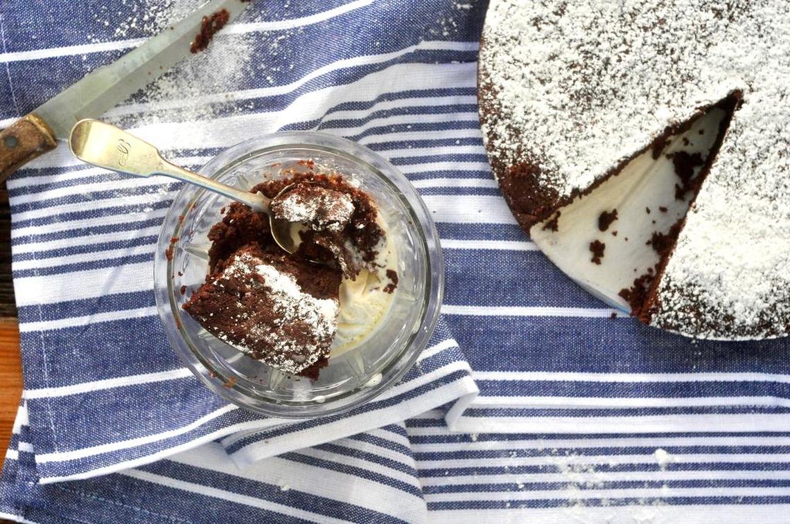 Chocolate cake facile has just a few ingredients and comes together easily. Serve it with ice cream for extra sweetness.