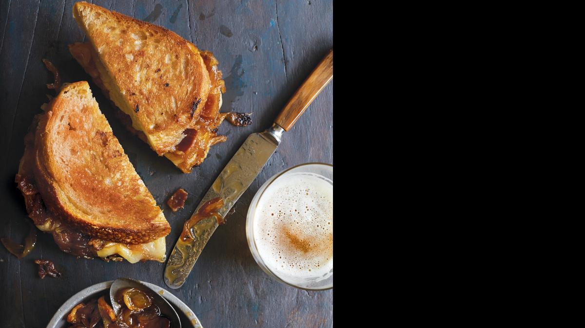 Bacon marmalade can be a topping for steak or a sandwich filling.