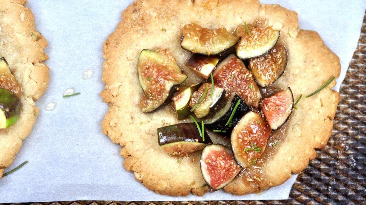 Fig croustades are elegant, grown-up versions of Fig Newtons.