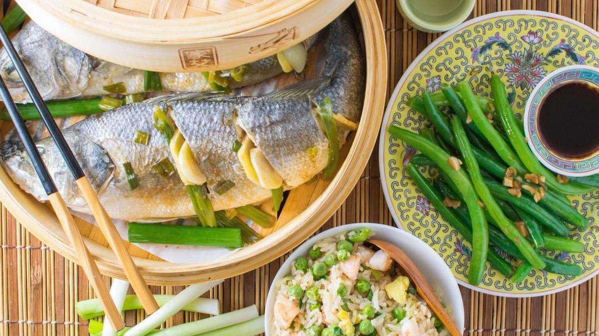Put together a complete Chinese New Year feast.