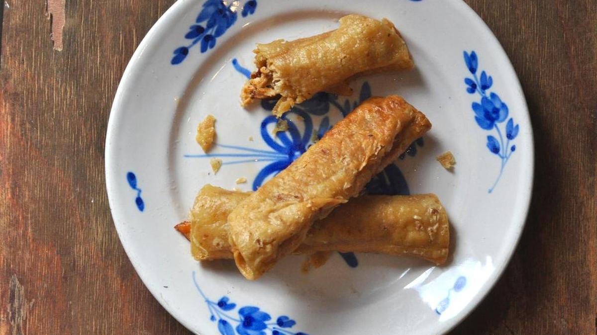 Turkey flautas are so easy – just stuff, roll, fry in oil and eat while still crunchy and warm.