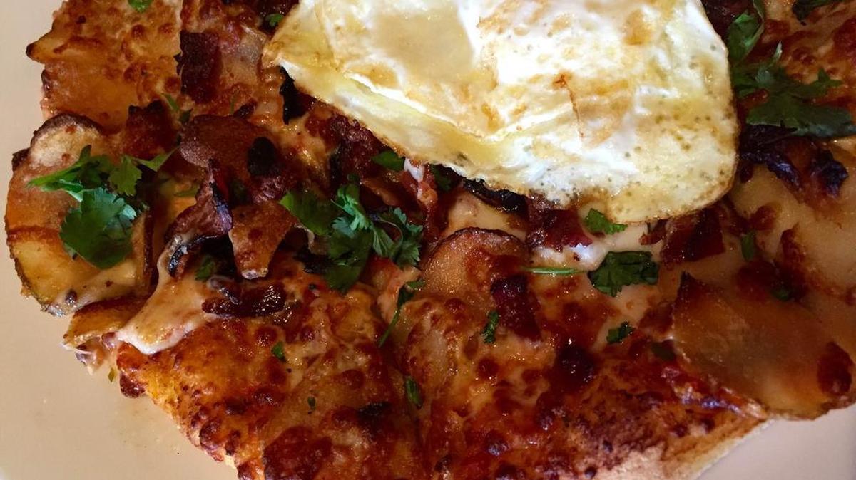 Humperdinks serves a new bacon-egg-potato brunch flatbread.