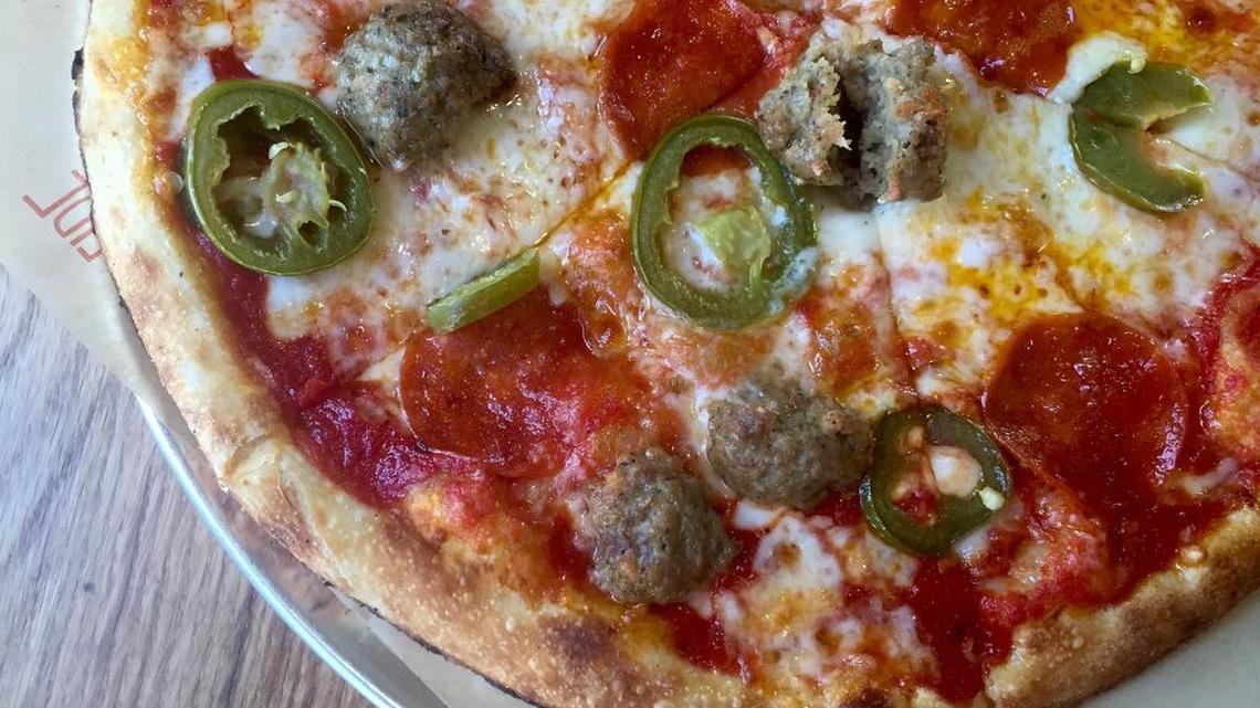 Blaze Pizza offers a fast-baked pizza on a thin crust (in a ready-to-take-home box)