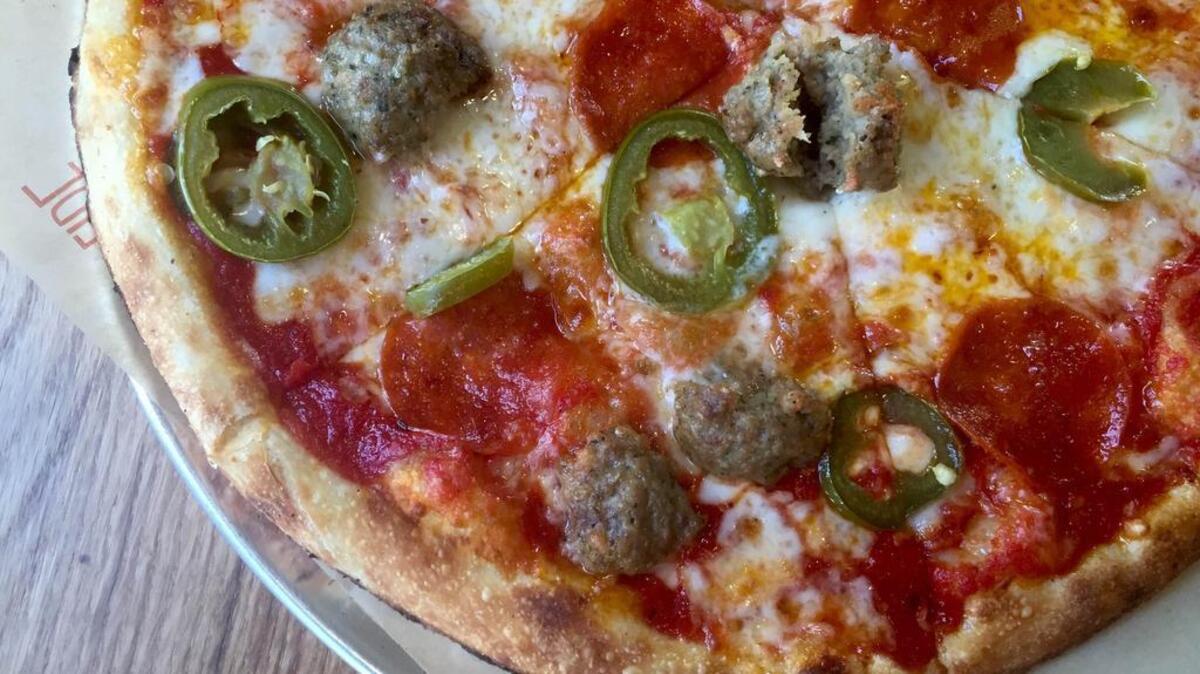 Blaze Pizza offers a fast-baked pizza on a thin crust (in a ready-to-take-home box)
