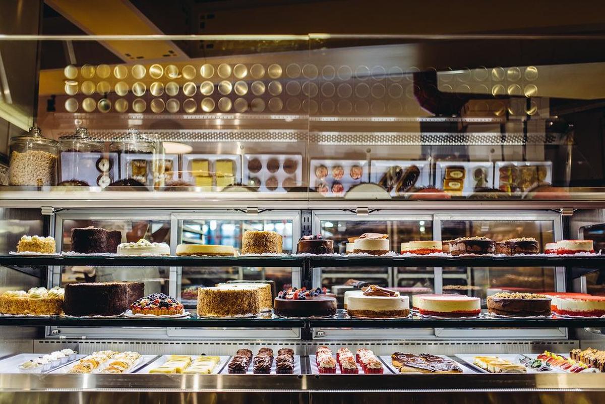 Eatzi’s Market & Bakery, Pastry counter