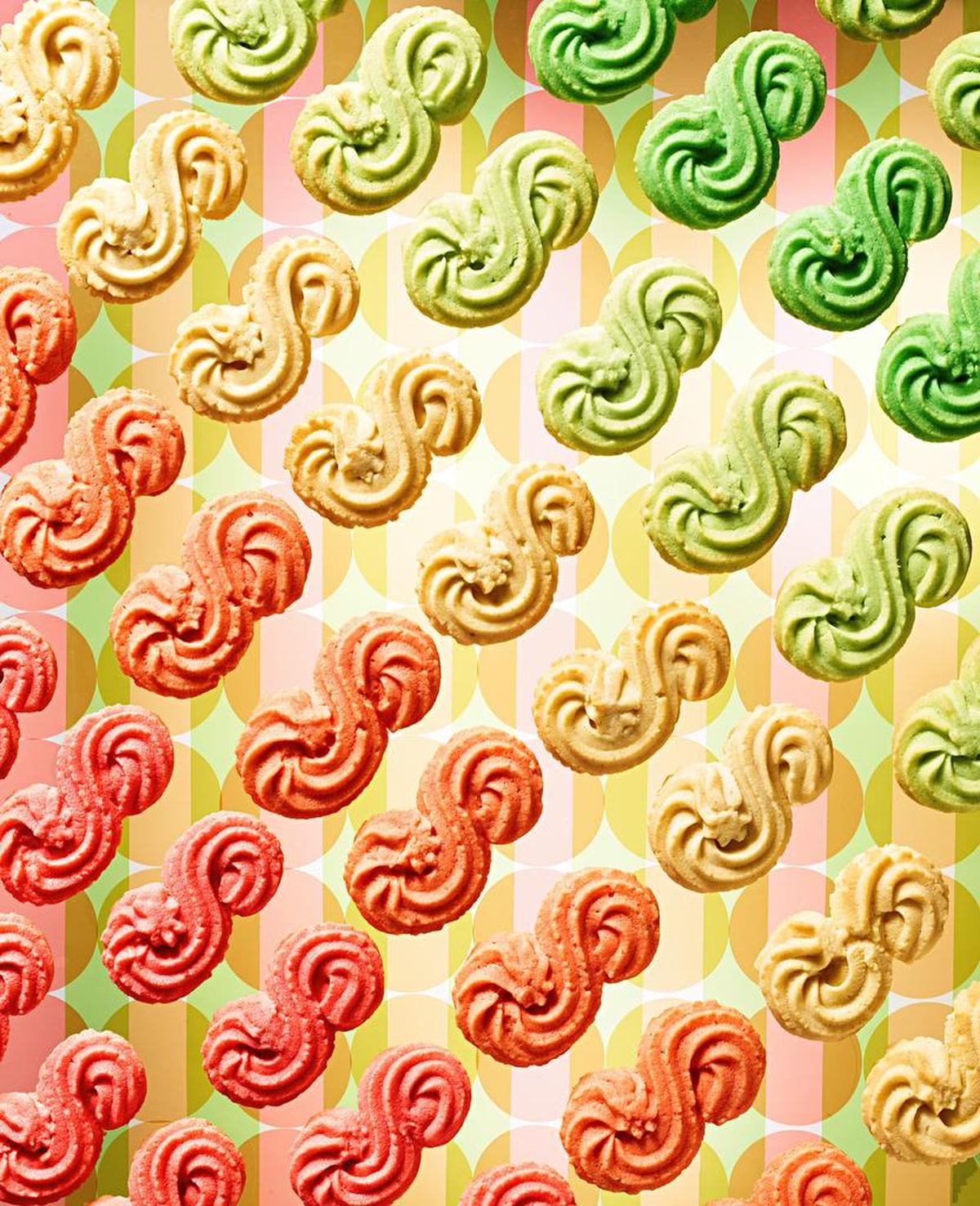 How do you improve on the simple perfection of shortbread? Go ombre for an eye-catching display of red and green.