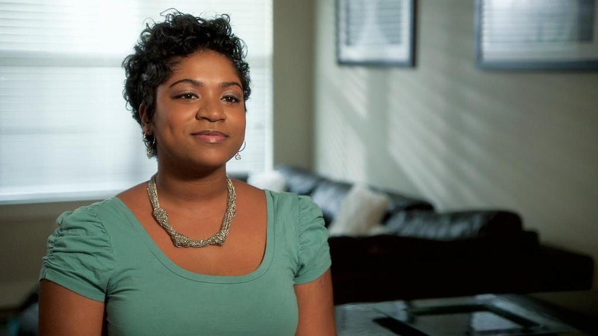 
In the premiere, Dallas’ Gabrielle McBay interviews in Chicago. 


