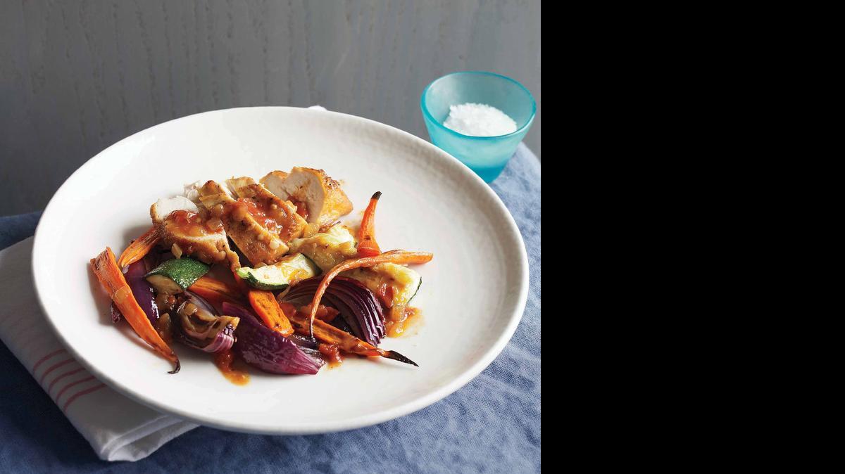 
Roasted chicken with zucchini, carrots and onions: This is fast and easy, just the right meal for a busy weeknight. 
