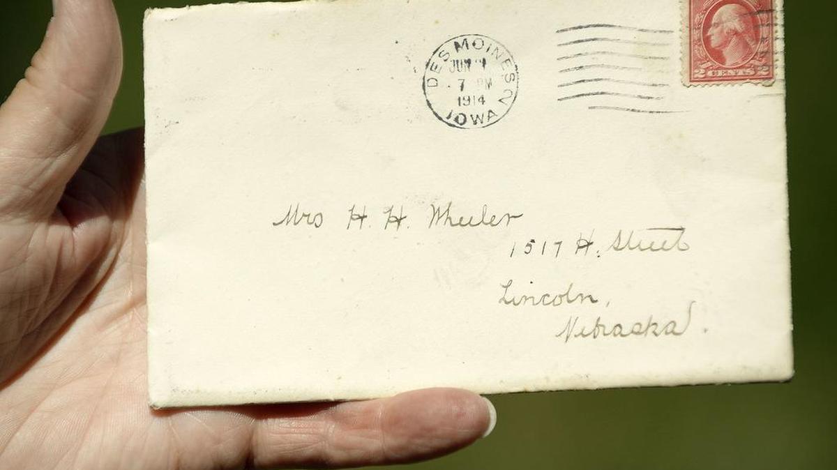 “I remain, sir, your most humble, obedient servant” is about as dated a sentiment as this letter, which was postmarked in Des Moines in 1914 and showed up in a Lincoln, Neb., letter carrier’s batch of mail this June.