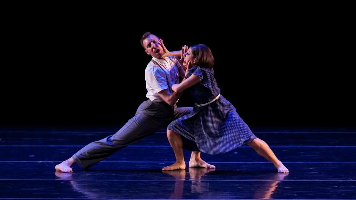 Dark Circles Contemporary Dance performs Critics of the Morning Song.