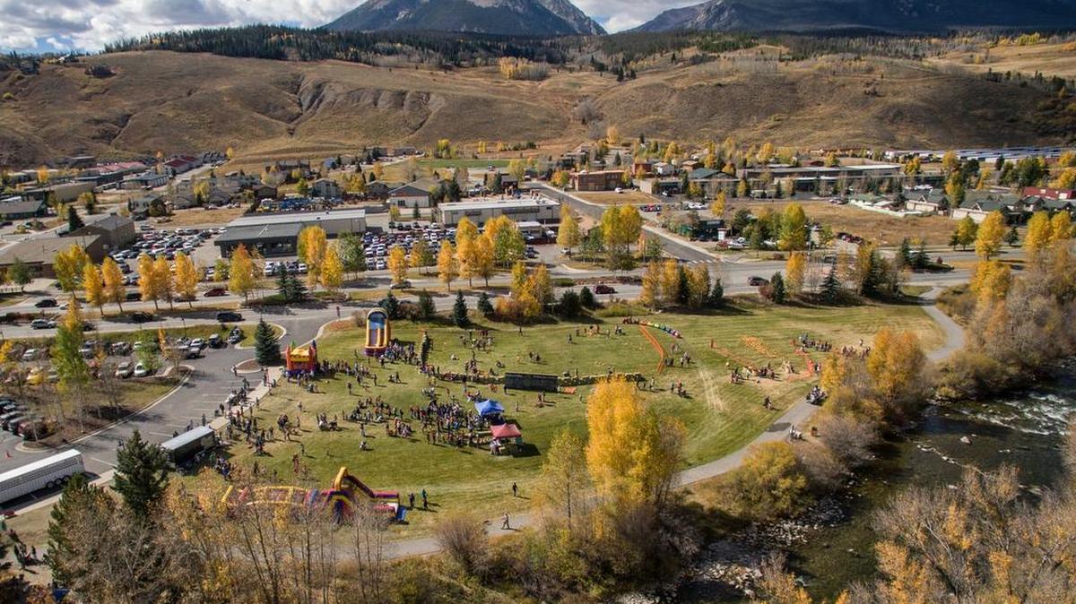 A drone captures the splendor of Silverthorne and its surroundings.