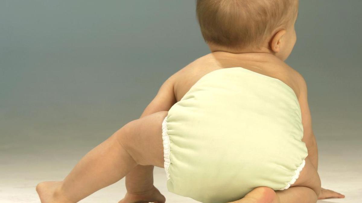 Baby wipes are part of baby’s diaper routine but they are not flushable.