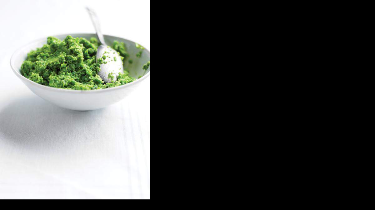 
UNDATED -- BC-EVERYDAY-FOOD-GREEN-PEAS-ART-NYTSF -- Green peas make a healthy side dish -- they're packed with iron, folic acid, B vitamins and fiber. (CREDIT: Con Poulos)
