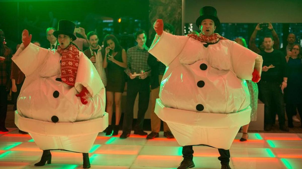Olivia Munn and Jason Bateman in ‘Office Christmas Party’